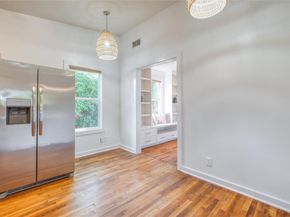 712 Nowotny LN, Austin TX 78702