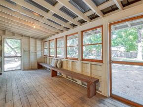 712 Nowotny LN, Austin TX 78702