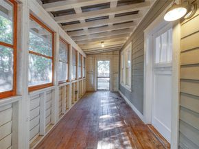 712 Nowotny LN, Austin TX 78702