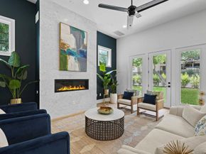 1719 Spyglass DR 18, Austin TX 78746