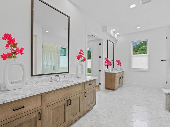 1719 Spyglass DR 18, Austin TX 78746