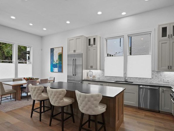 1719 Spyglass DR 18, Austin TX 78746