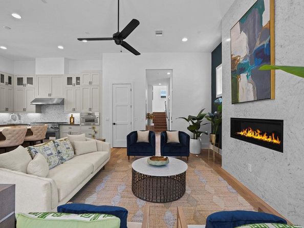 1719 Spyglass DR 18, Austin TX 78746