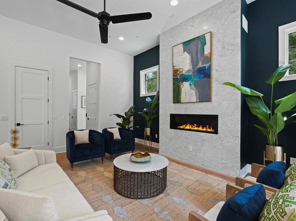 1719 Spyglass DR 18, Austin TX 78746