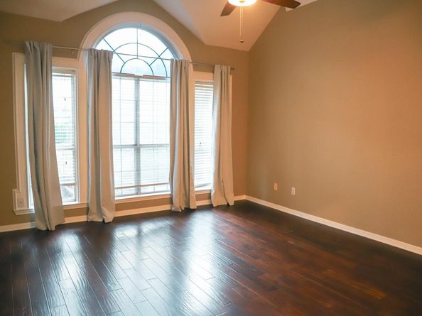 11216 Crossland DR, Austin TX 78726
