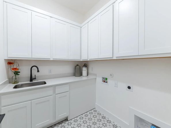 604 Grapeleaf DR, Lakeway TX 78738