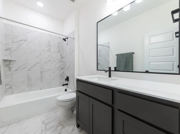 604 Grapeleaf DR, Lakeway TX 78738