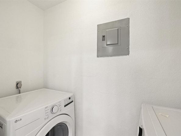 2001 Parker LN 101, Austin TX 78741