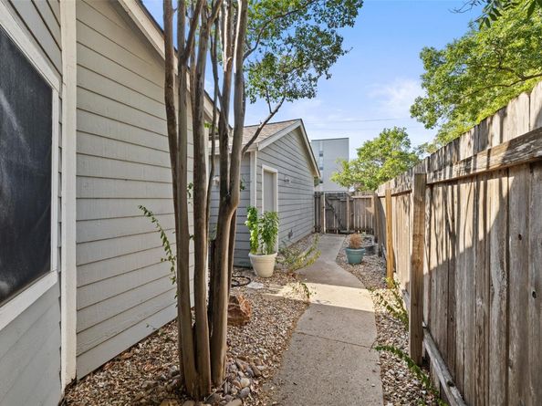 2001 Parker LN 101, Austin TX 78741