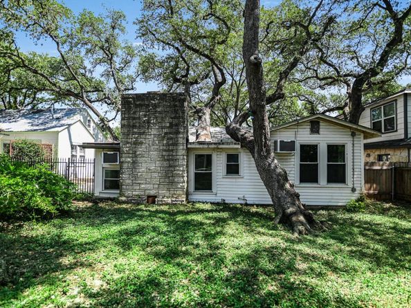1607 Linscomb Ave, Austin TX 78704