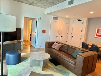 48 E East Ave