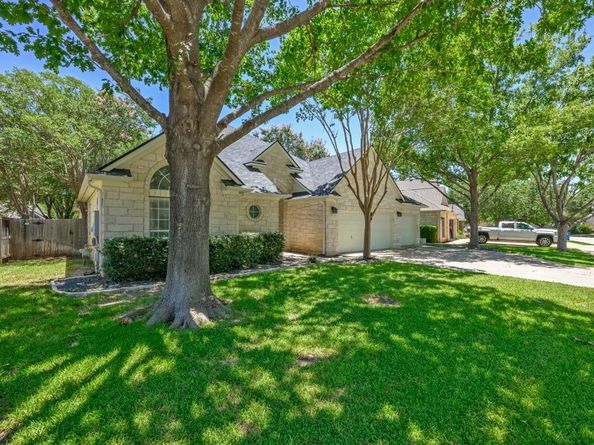 2602 Henley DR, Round Rock TX 78681