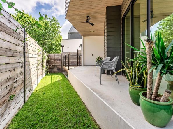 2402 S 3rd ST B, Austin TX 78704