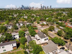 2402 S 3rd ST B, Austin TX 78704