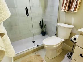 2108 Rosewood Ave B, Austin TX 78702