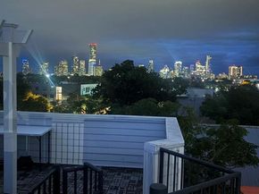 2108 Rosewood Ave B, Austin TX 78702