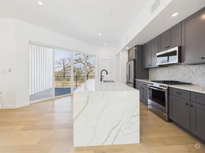 5912 Harold CT 105, Austin TX 78721