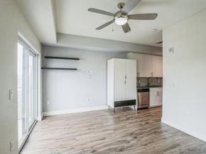 6444 Burnet RD 305, Austin TX 78757