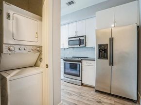 6444 Burnet RD 305, Austin TX 78757