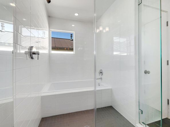 1931 E 38th 1/2 ST 33, Austin TX 78723