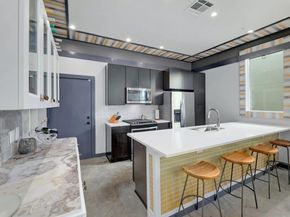 1931 E 38th 1/2 ST 33, Austin TX 78723