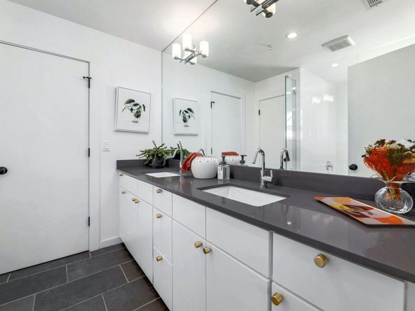 1931 E 38th 1/2 ST 33, Austin TX 78723