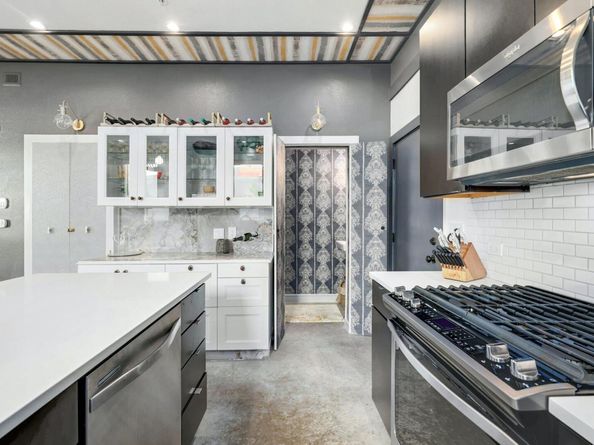 1931 E 38th 1/2 ST 33, Austin TX 78723