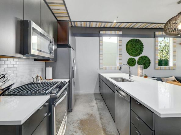 1931 E 38th 1/2 ST 33, Austin TX 78723