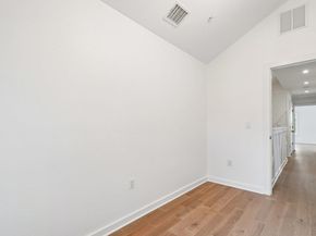 1931 E 38th 1/2 ST 33, Austin TX 78723