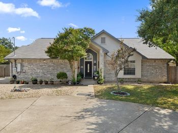 1102 Oak Hollow DR