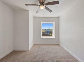 300 E Croslin ST 106, Austin TX 78752