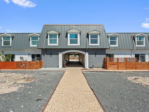 300 E Croslin ST 106, Austin TX 78752