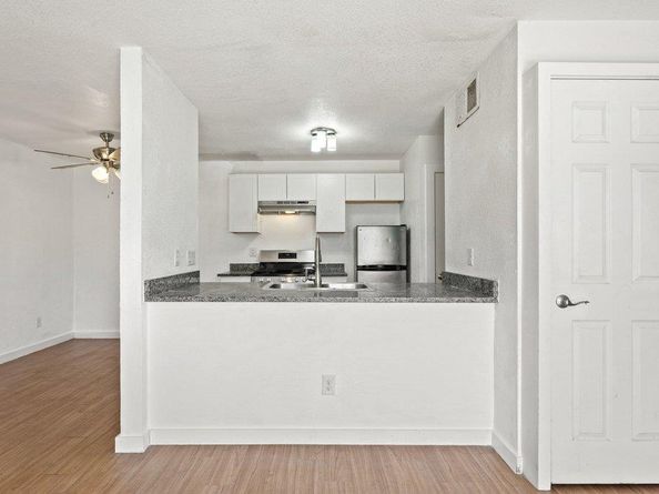 300 E Croslin ST 106, Austin TX 78752