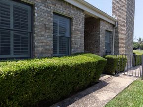 5 Champions LN, Lakeway TX 78734