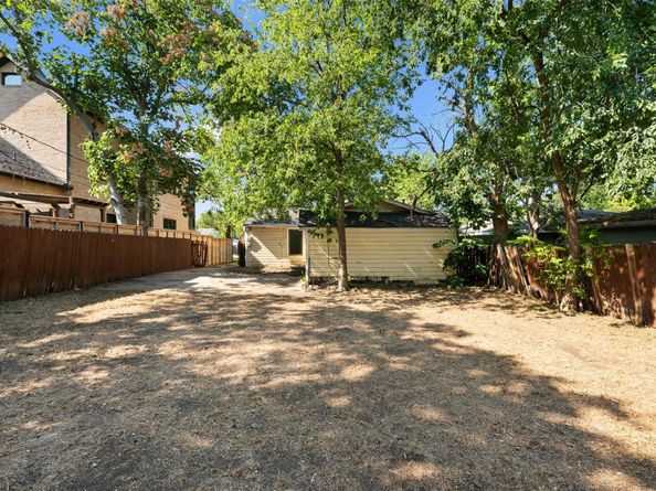 1910 W 33rd ST, Austin TX 78703