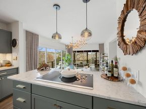 7643 Parkview CIR, Austin TX 78731