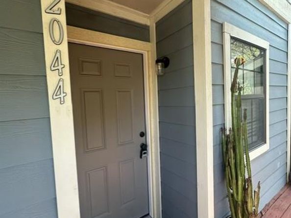 2215 Post RD 2044, Austin TX 78704
