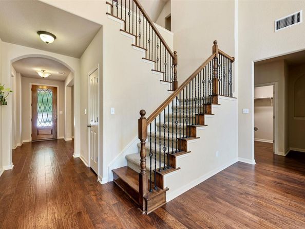 1824 Wolf Dancer, Leander TX 78641
