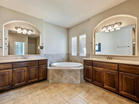 1824 Wolf Dancer, Leander TX 78641