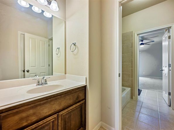 1824 Wolf Dancer, Leander TX 78641