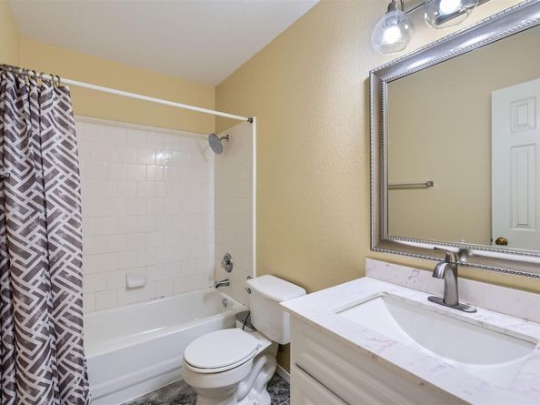 2009 Kaiser DR, Austin TX 78748