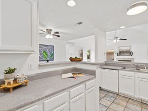 800 Saunders DR, Round Rock TX 78664