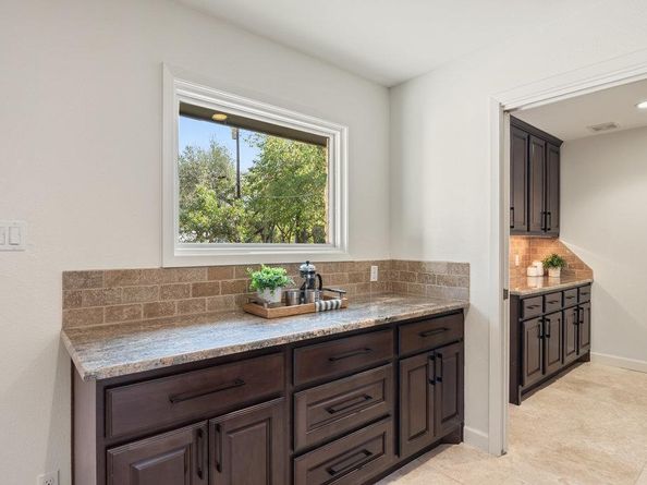 9112 Balcones Club DR, Austin TX 78750