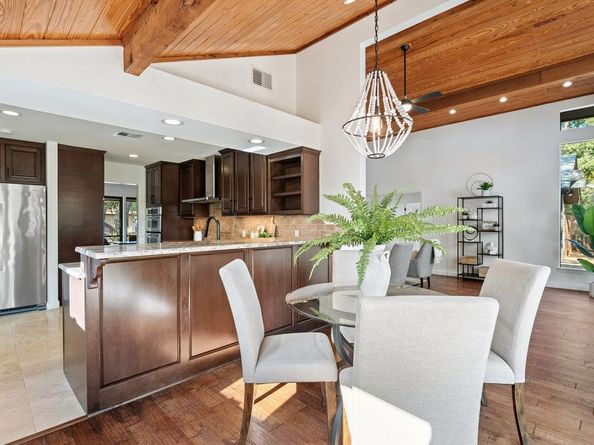 9112 Balcones Club DR, Austin TX 78750