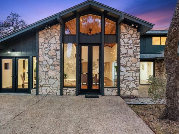 9112 Balcones Club DR, Austin TX 78750