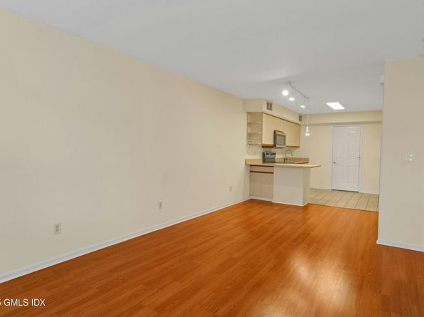 351 Pemberwick Road 111, Greenwich CT 06831