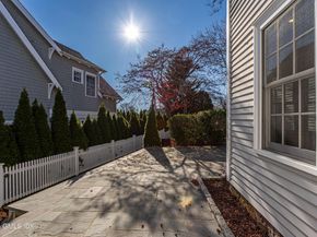 3 Finney Knoll Lane, Riverside CT 06878