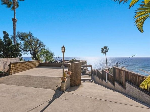 31995 Coast Hwy., Laguna Beach CA 92651