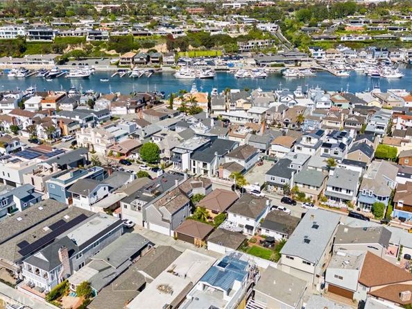 214 Abalone Avenue, Newport Beach CA 92662