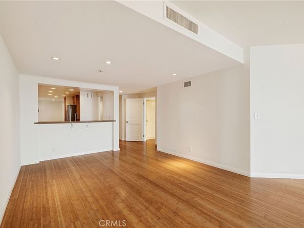 510 The Village 103, Redondo Beach CA 90277